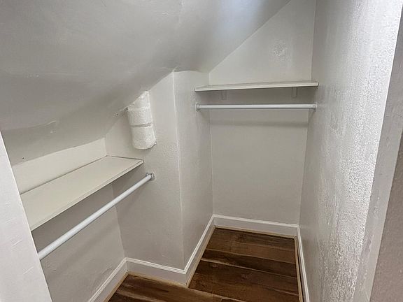 3rd image of 1579 N Franklin St #4