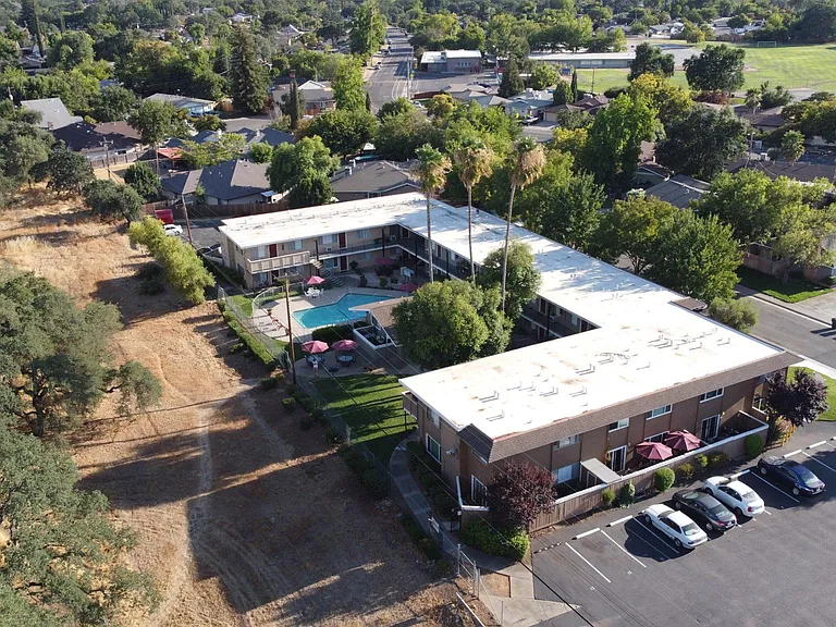 River's Bend Apartments — Photo 14