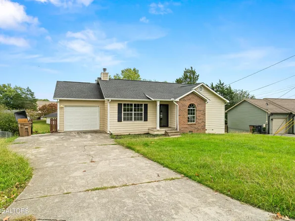 2600 Crestpark Rd, Knoxville, TN 37912