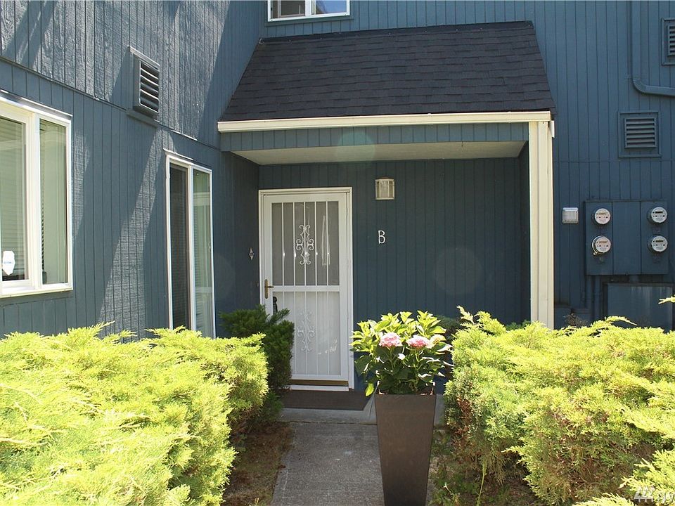1st image of 8407 25th Ave SW Unit B