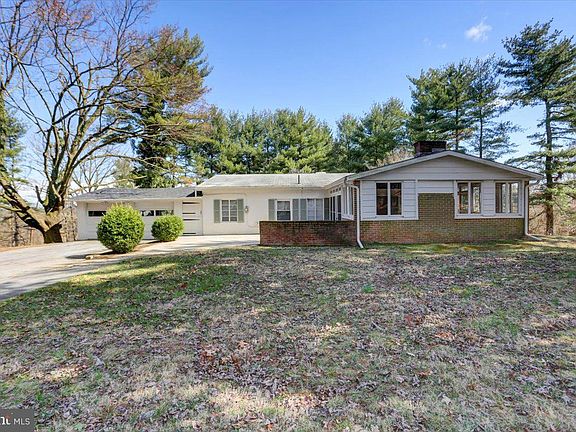 3rd image of 13013 Pinehill Dr