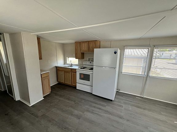3rd image of 127 Southland Ct #127