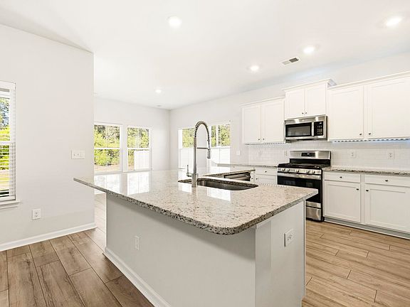 3rd image of 207 Augusta Green Way
