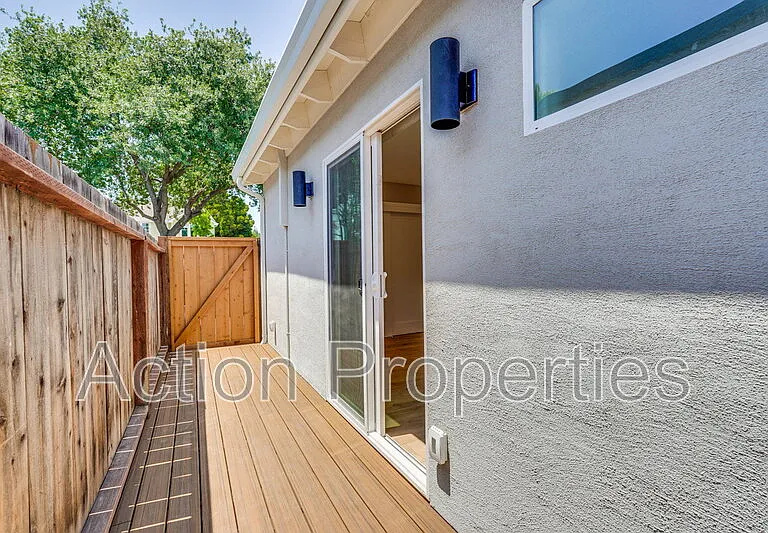 370 Camille Ct — Photo 17