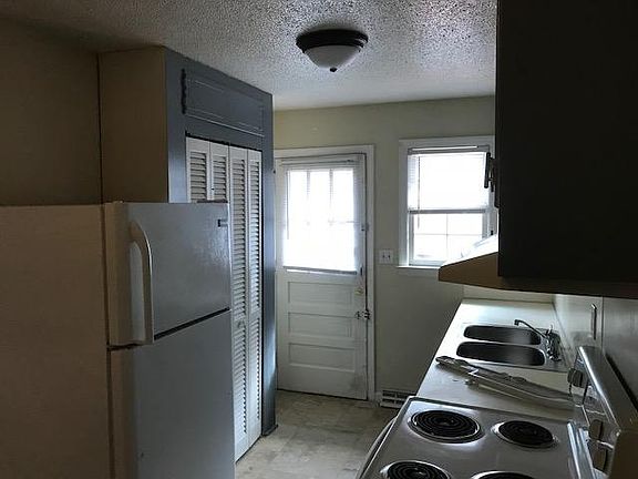 4th image of 1541B Joan St