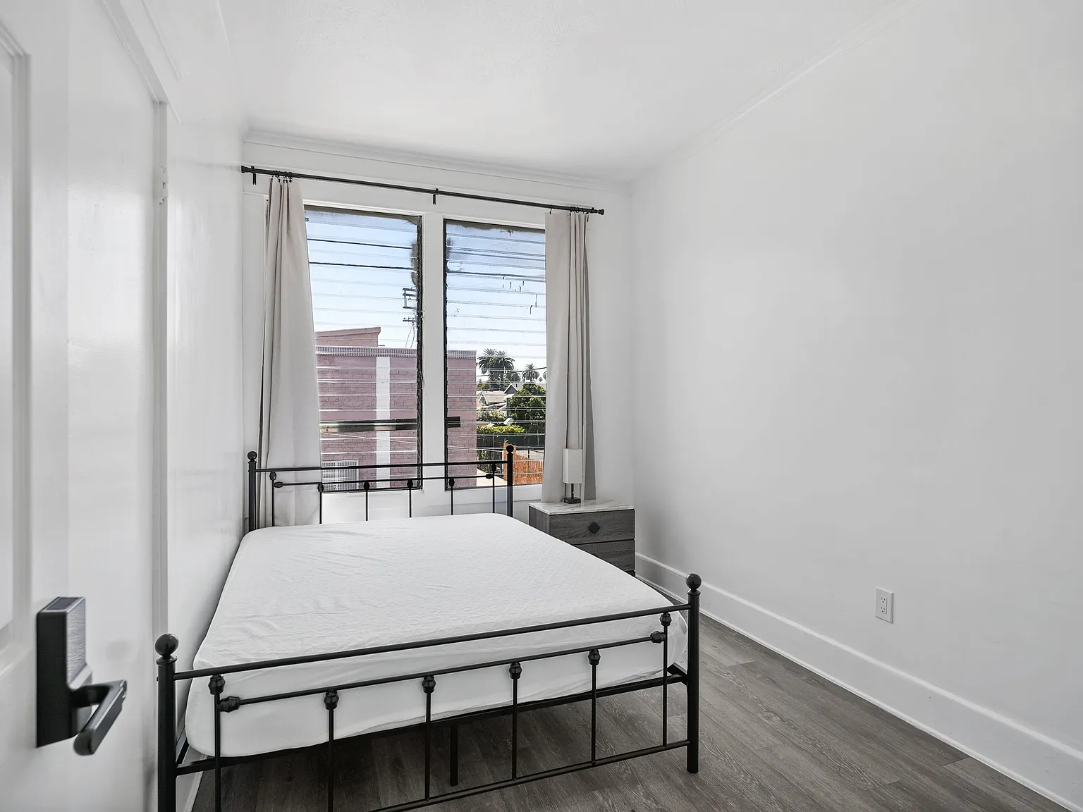 4 bed, 2.0 bath, 1300 sqft, $1,412 — Photo 1
