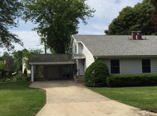 528 Summit St, Geneva, IL 60134