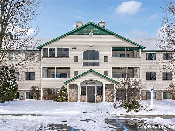 2nd image of 6587 Clover Ct SE