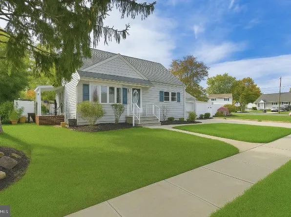 3 Village Ct, Hamilton, NJ 08690