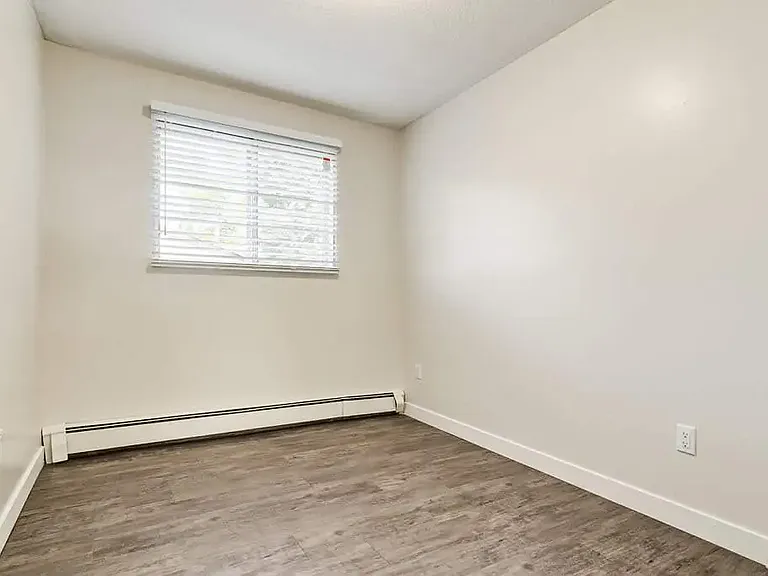 5905 47a Ave #15 — Photo 20