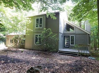 191 Cumberland Rd, Pocono Pines, PA 18350