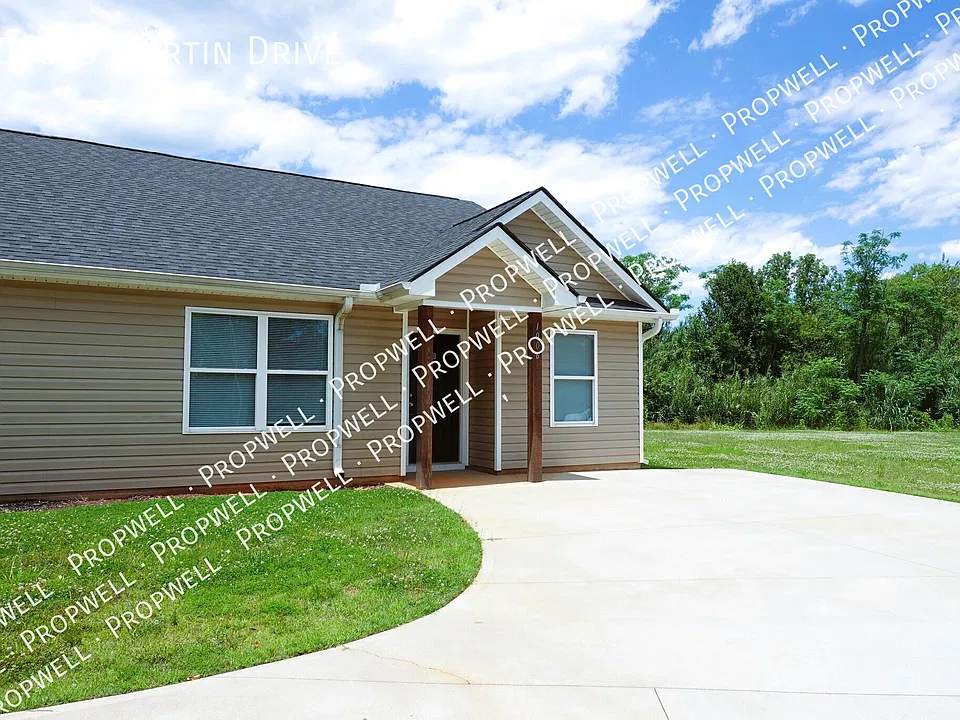1006B Martin Dr