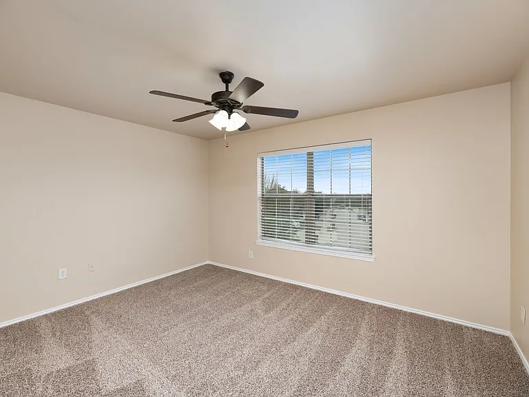 382 Armstrong Ln — Photo 15