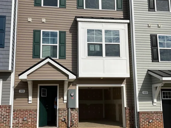 99 Olga Dr, Martinsburg, WV 25403