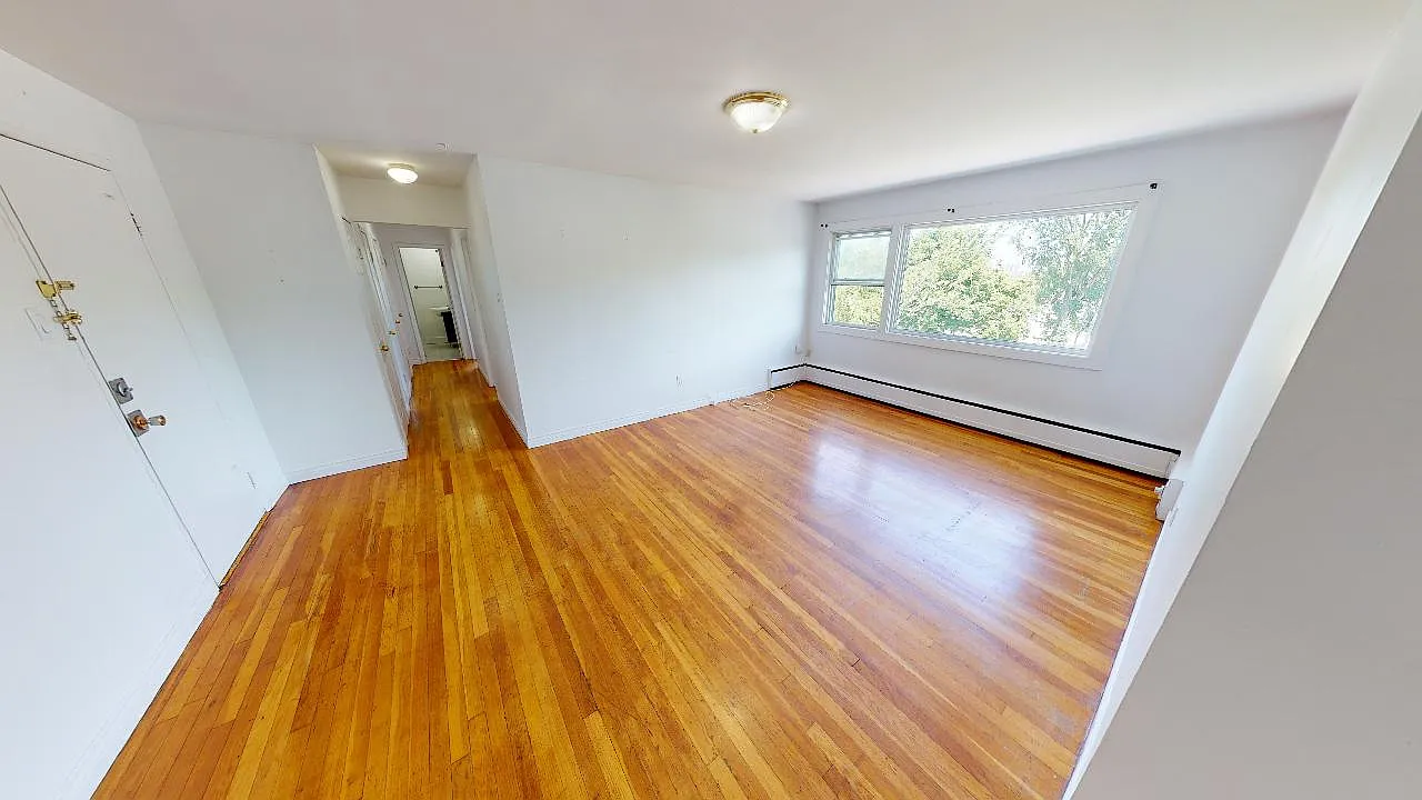 3103 Connaught Avenue — Photo 3