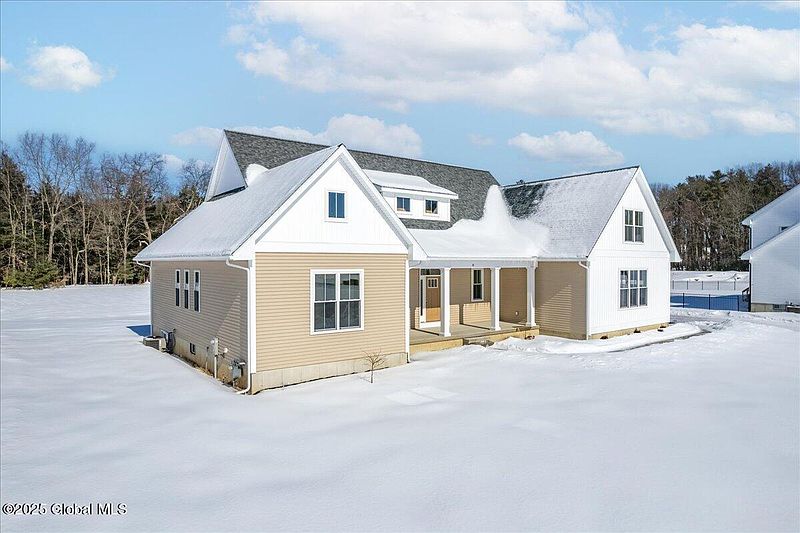 5th image of 8 Eastpointe Drive
