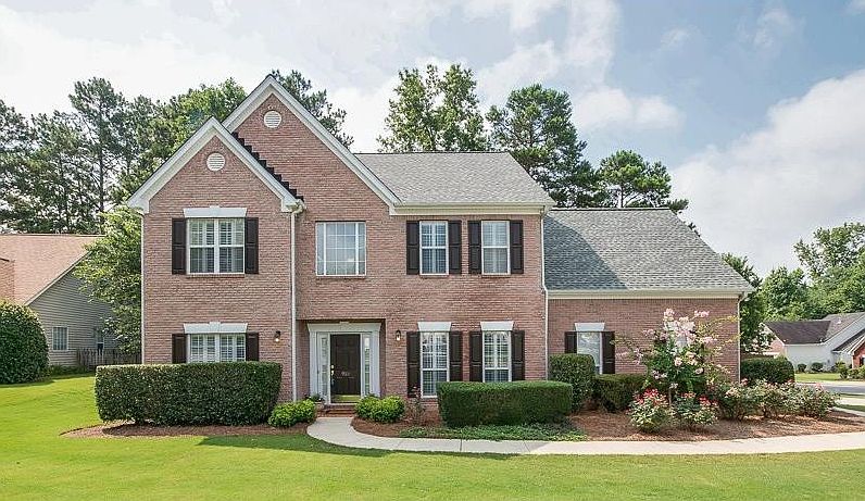 1st image of 915 Oak Bluff Ct