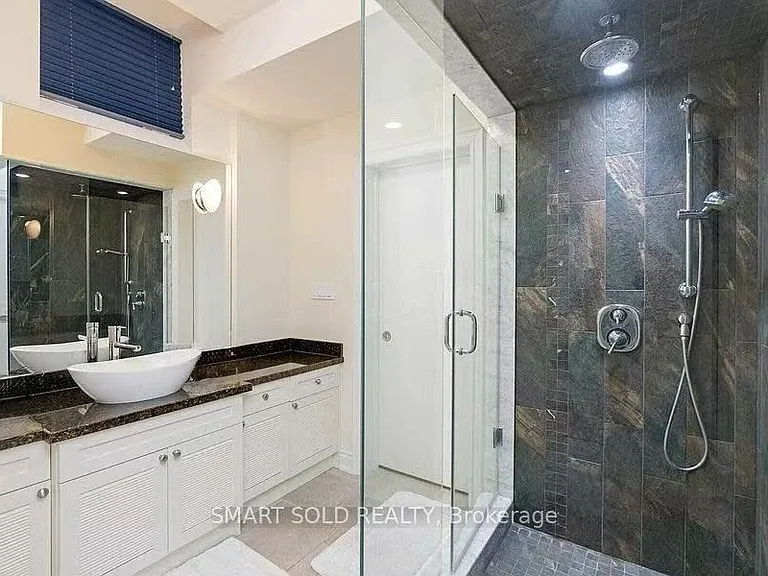 2374 Robmar Dr — Photo 11