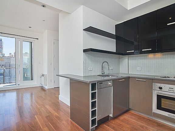 3rd image of 275 S 1st St APT 10R
