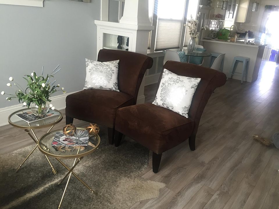 2nd image of 528 18th St