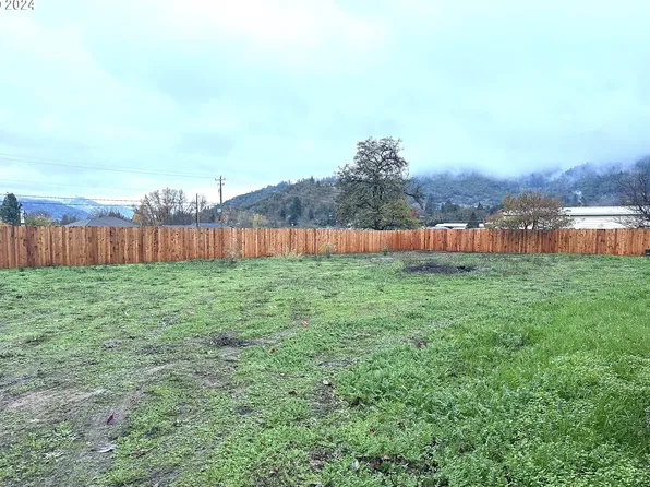 0 Peacock Ln, Myrtle Creek, OR 97457