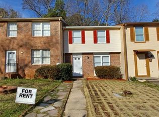 303 Roswell Commons Cir, Roswell, GA 30076