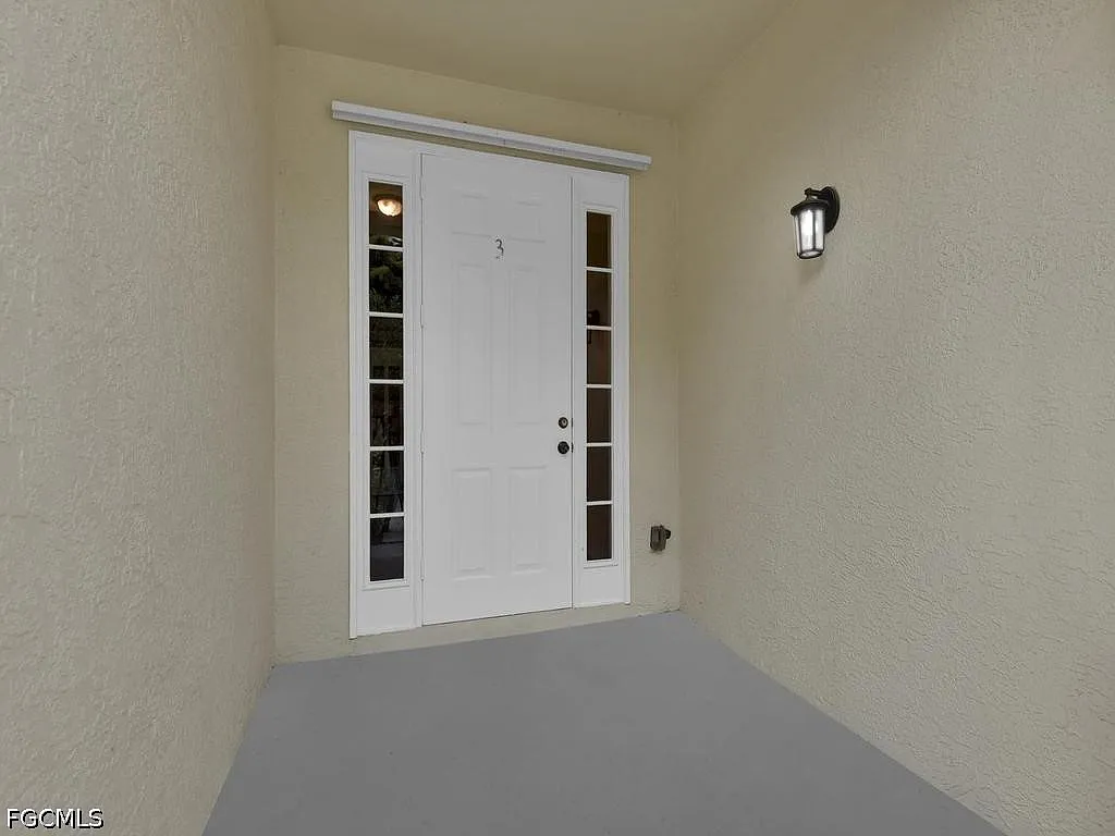 Building Photo - 13150 Broadhurst Loop #203