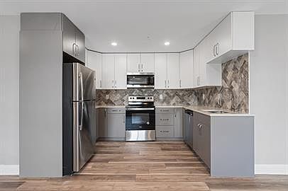 5th image of 1935-1943 W Berks St #11013771