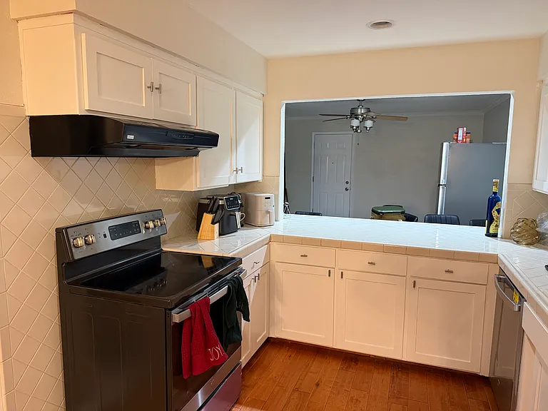 6121 Westholme Way — Photo 9