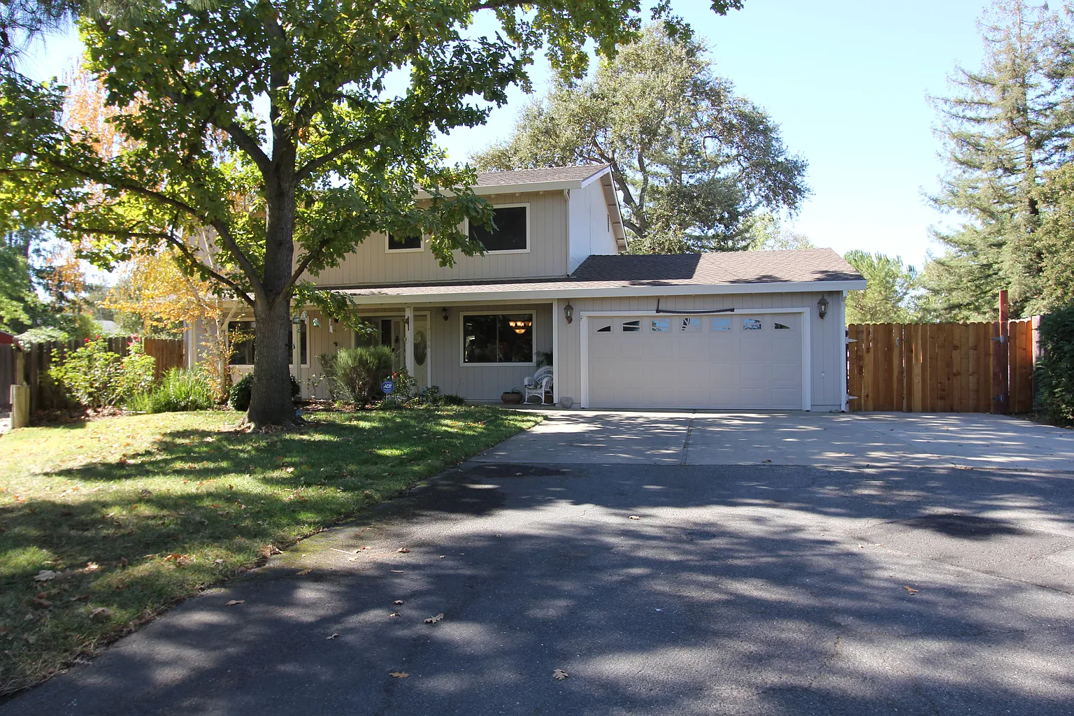 7596 Linden Ave photo 1