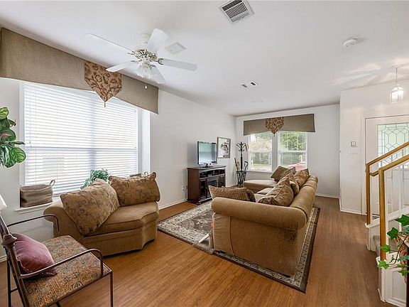 4th image of 204 N Lynnwood Trl