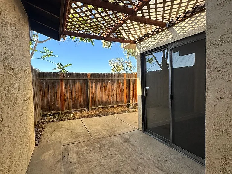 3501 Bernard St #1B — Photo 17