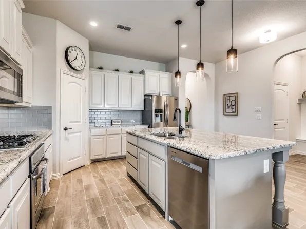 9653 Calaveras Rd, Fort Worth, TX 76177