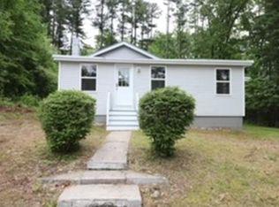 20 Magnolia Ave, Tyngsboro, MA 01879