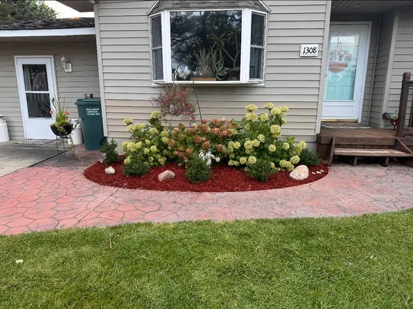 1308 Baldwin Rd, Lapeer, MI 48446