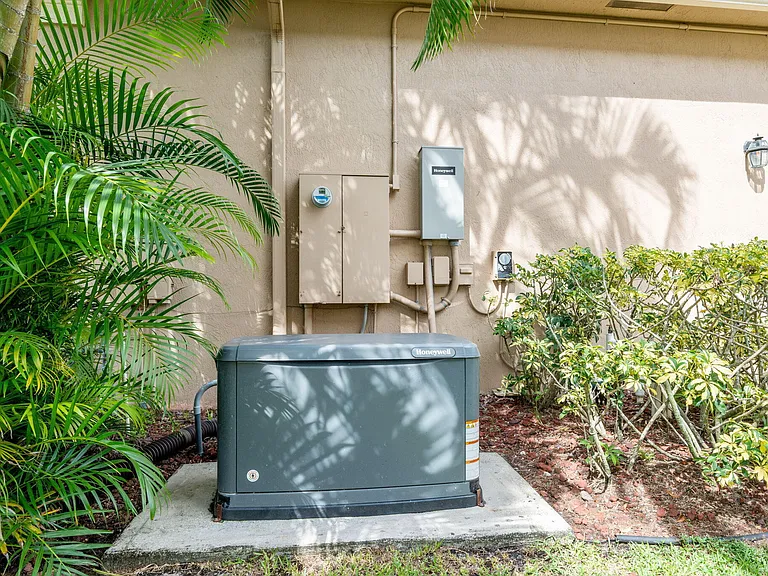 12442 Equine Ln — Photo 67
