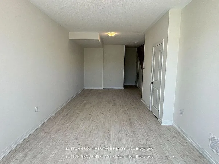 1 Cherry Hill Ln — Photo 16