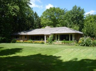 1712 E Fox Ln, Milwaukee, WI 53217