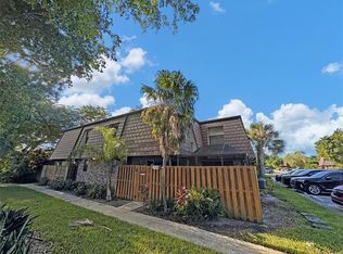 7512 Courtyard Run E, Boca Raton, FL 33433