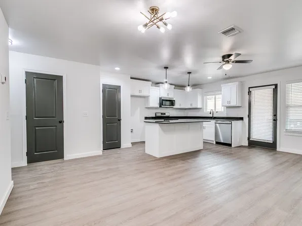 321 Mooring Dr, Yukon, OK 73099