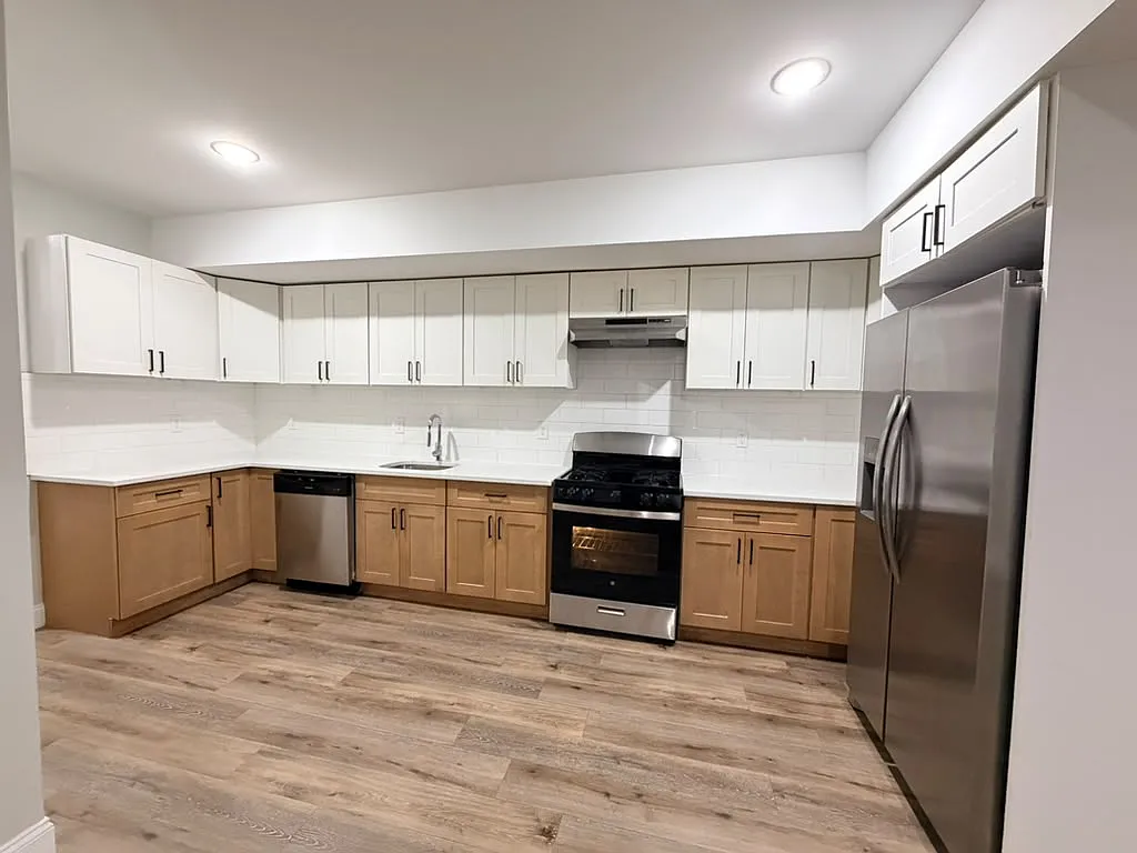 3 bed, $2,350 — Photo 2