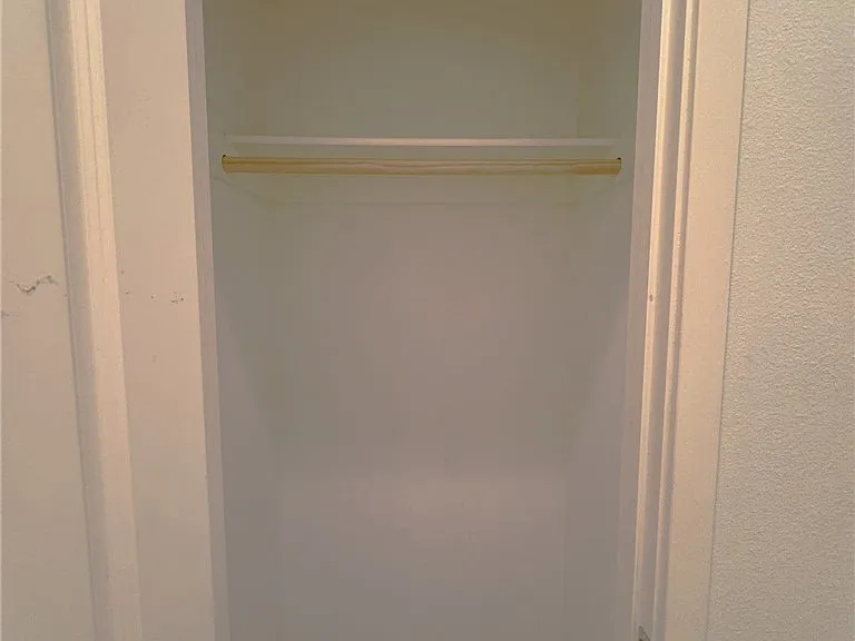 2710 Valor Ln — Photo 11