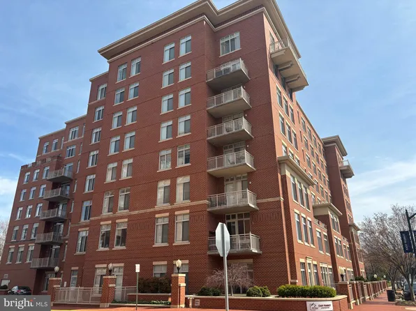 4480 Market Commons Dr Unit 206, Fairfax, VA 22033