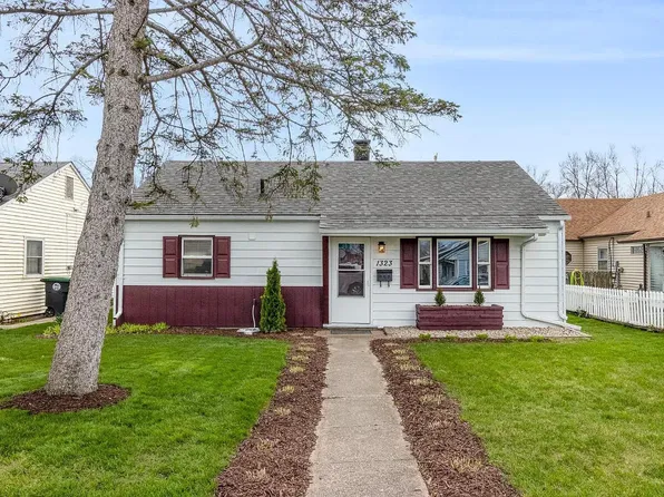 1323 W Cleveland Ave, Hobart, IN 46342
