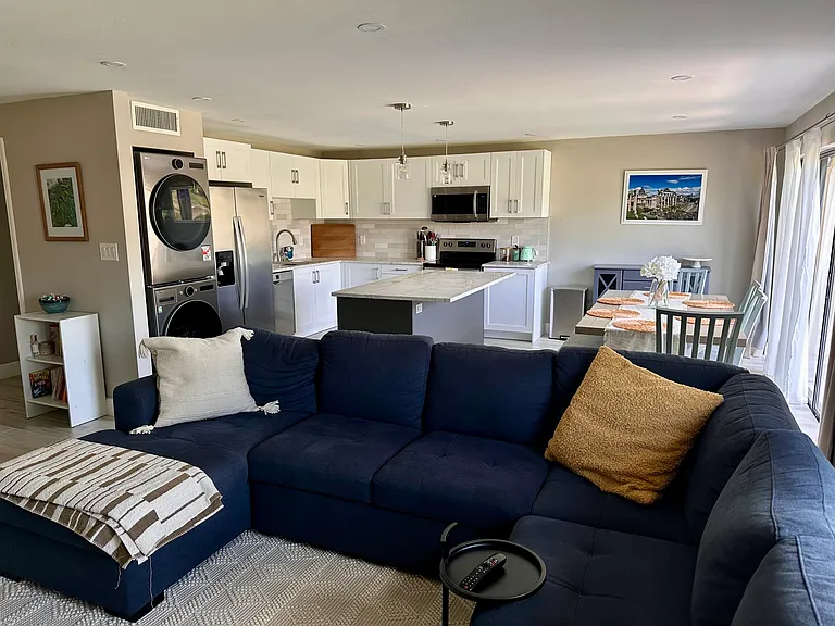 425 Meadowlark Ln #A — Photo 3