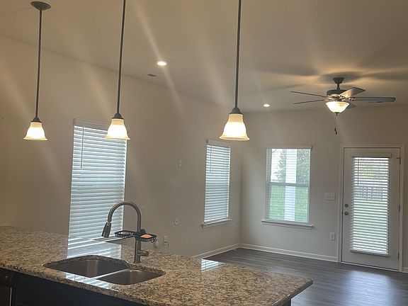 2nd image of 205 Timberline Oak Dr