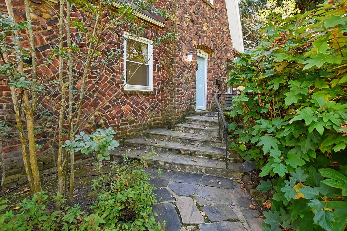 4 bed, 2642 sqft, $7,250 — Photo 2