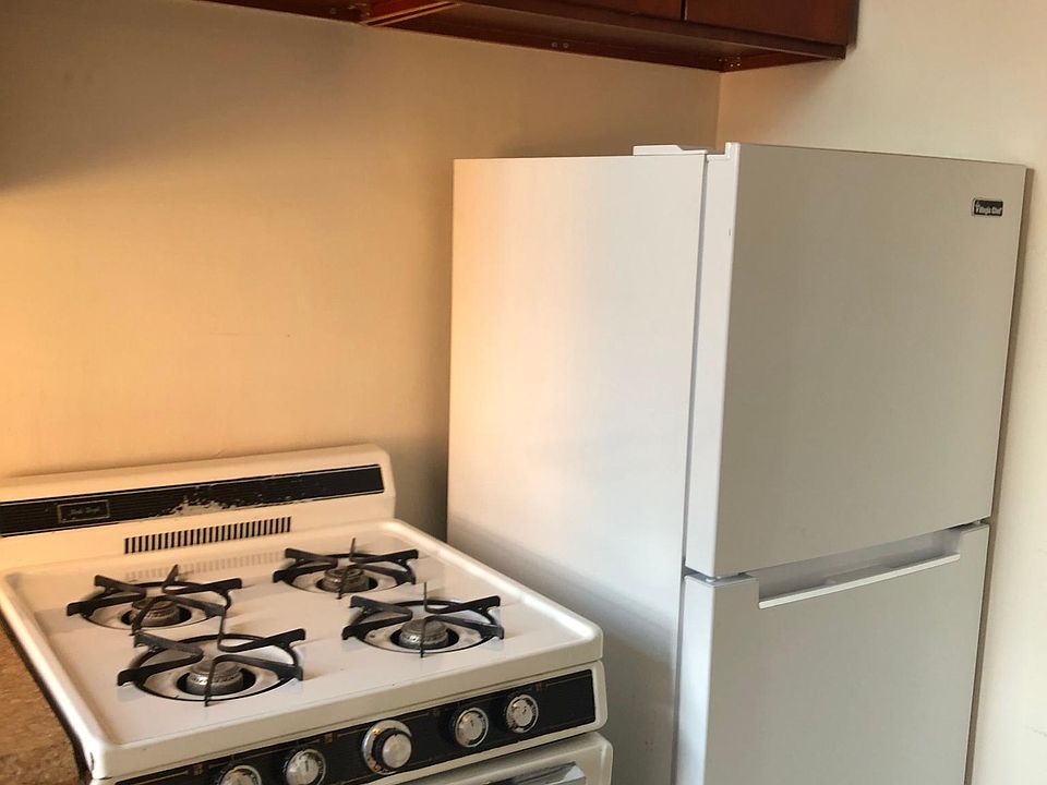 2nd image of 1 Broad Pkwy APT 4E