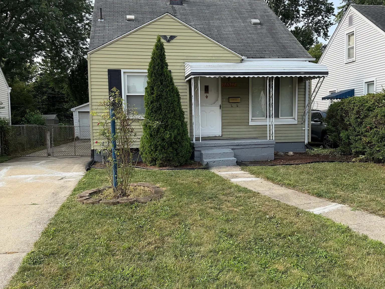 3 bed, 950 sqft, $1,675 — Photo 2