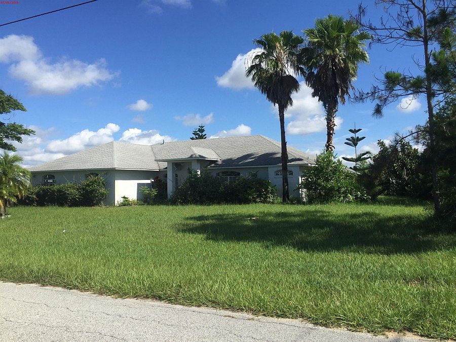 2nd image of 411 Starr Ridge Loop